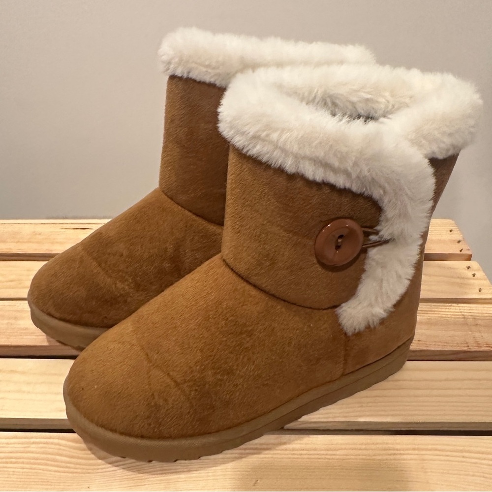 Mudd Brown and White Kids Boots